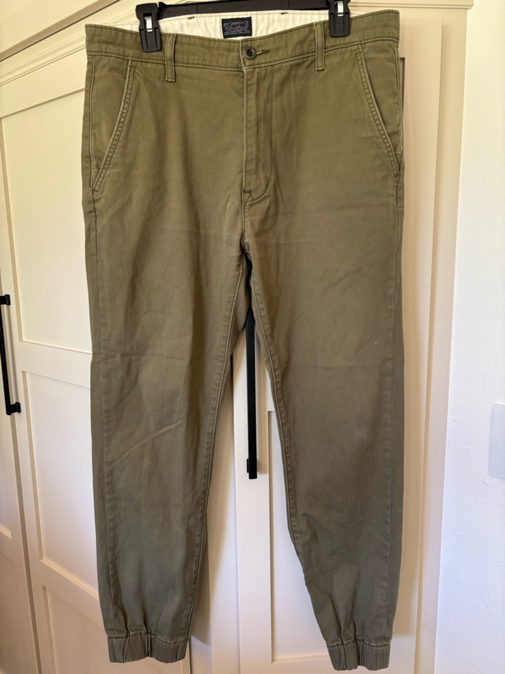 Levi Strauss & Co Olive Chino Jogger Pants - Slim Fit Elastic Cuff Pants 33x32